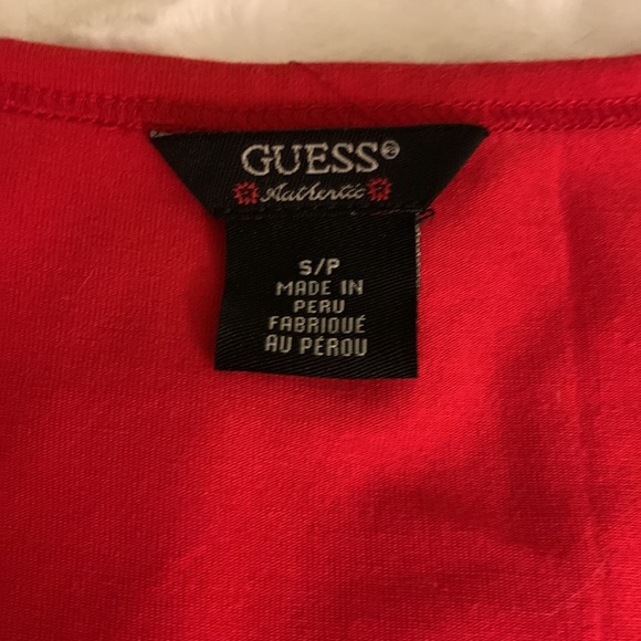 ❤️Red Guess Top, Once, Size Small❤️ Super Cute!! - Picture 3 of 5